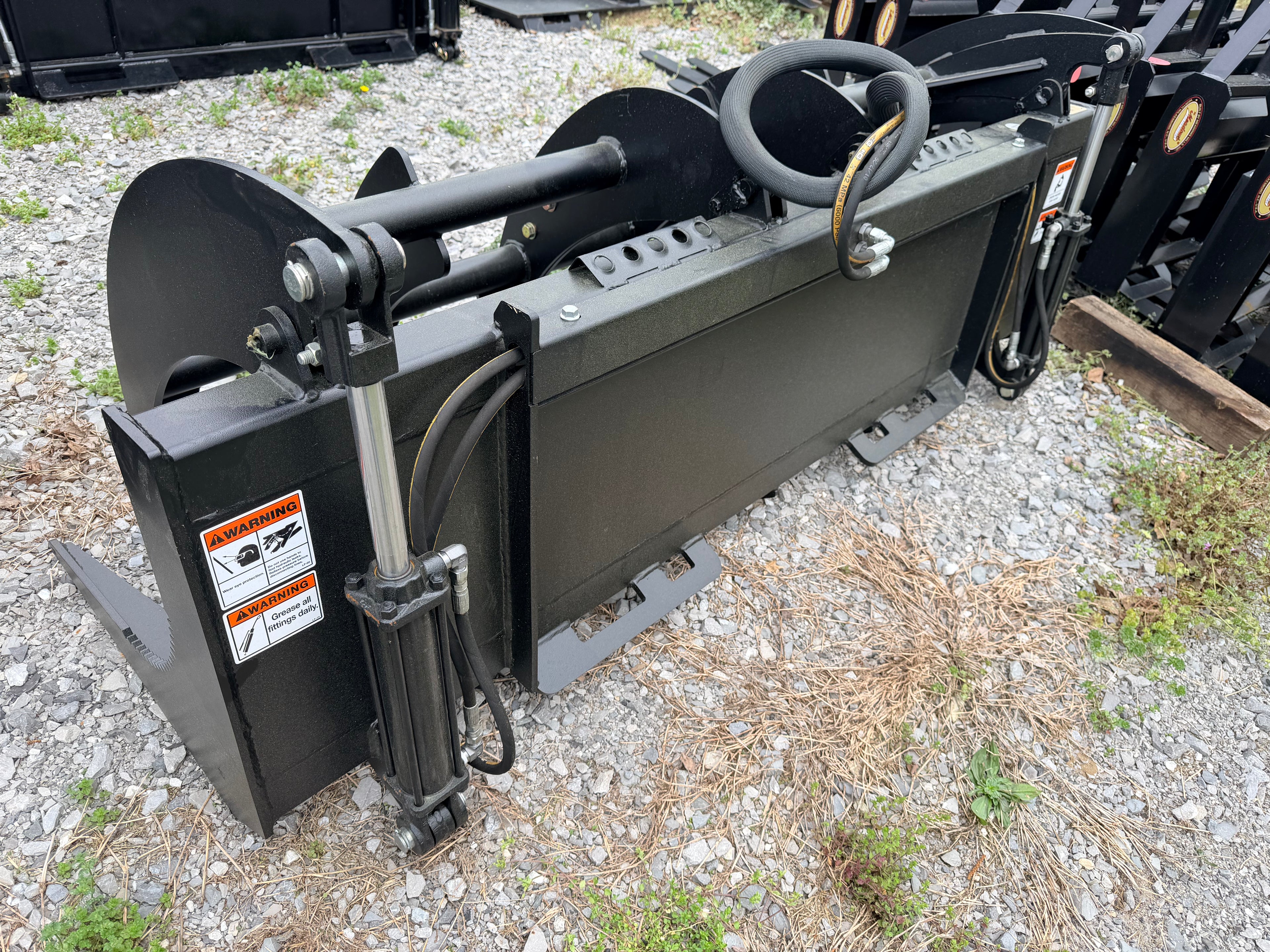 Split  Rake Grapple